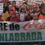 Marcha de los trabajadores de Coca-Cola de la planta de Fuenlabrada contra el ERE.