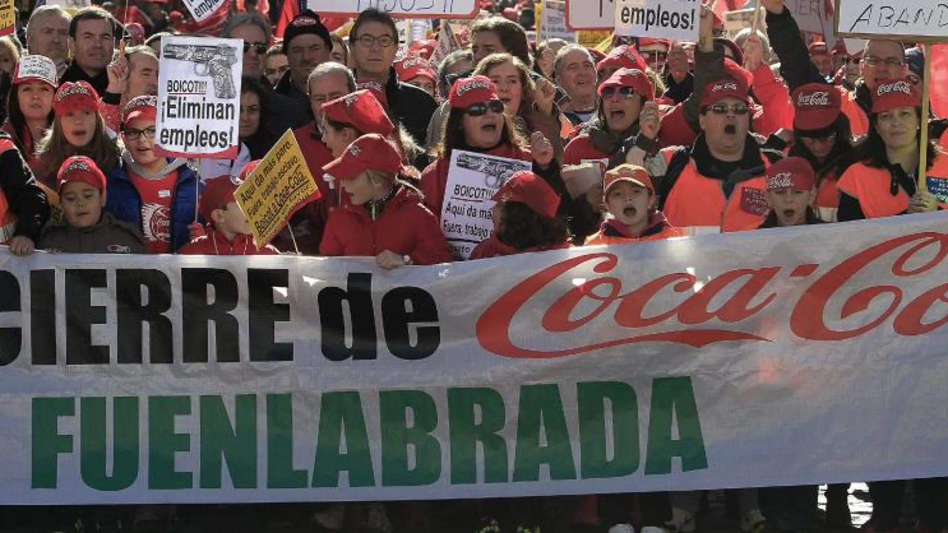 Marcha de los trabajadores de Coca-Cola de la planta de Fuenlabrada contra el ERE.