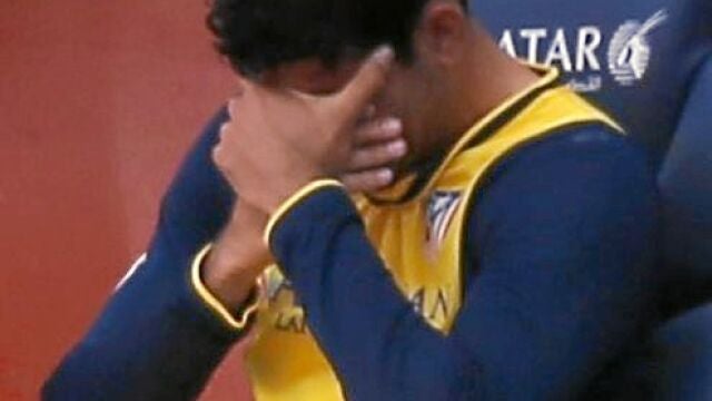 Diego Costa no pudo contener las lágrimas al retirarse