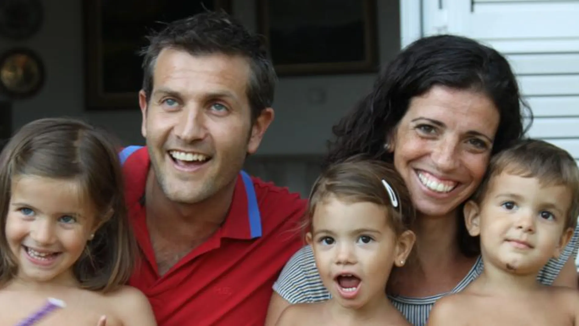 Imagen de Jano con su mujer y sus tres hijos