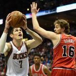 Ersan Ilyasova (7) y Pau Gasol (16) , durante el encuentro.