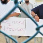 Los reclusos de Guantánamo podrían recurrir a los tribunales españoles para exigir responsabilidades a EE UU