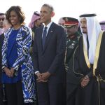 El matrimonio Obama a su llegada a Arabia Saudí
