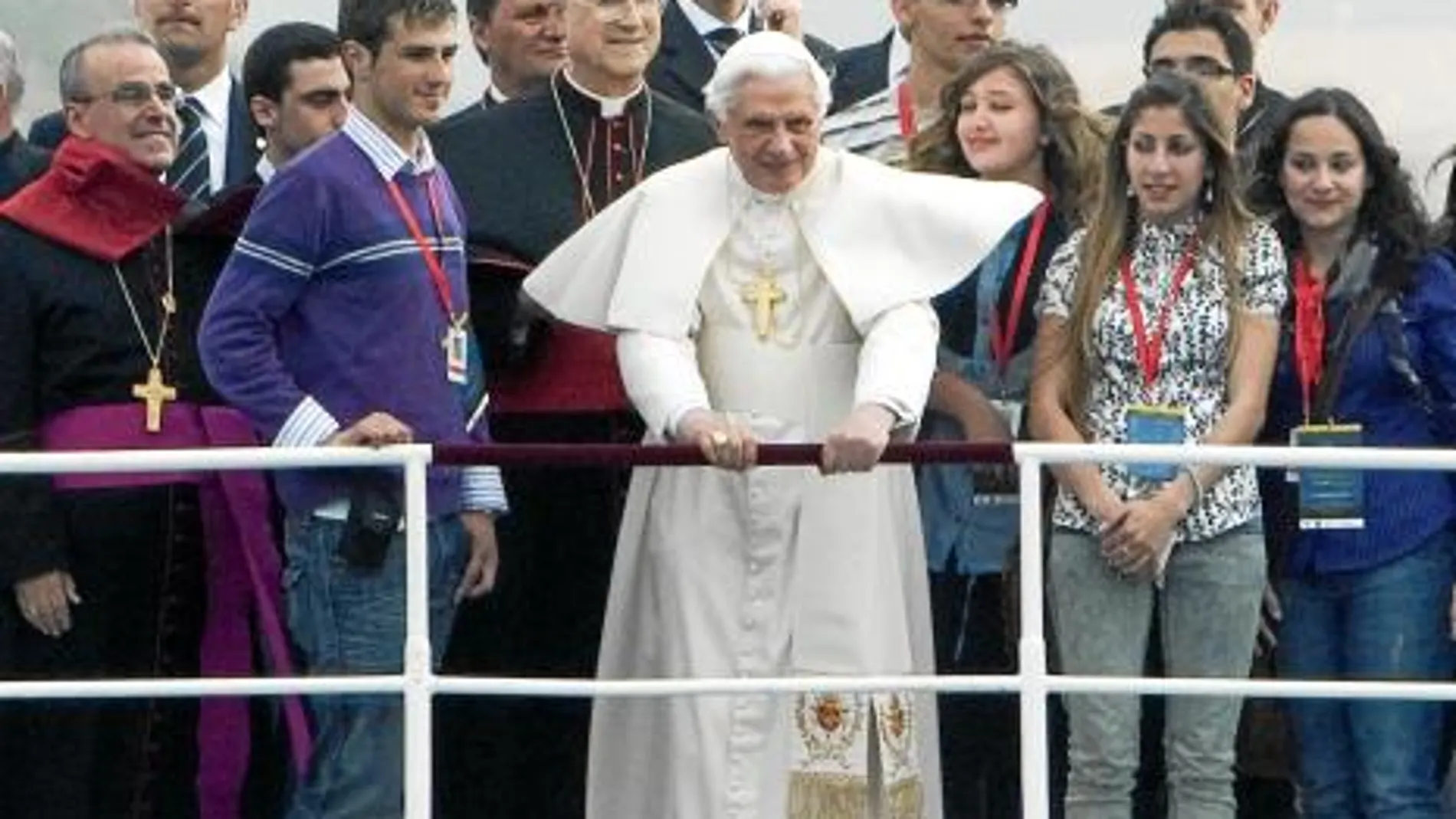 Malraux y los ataques al Papa