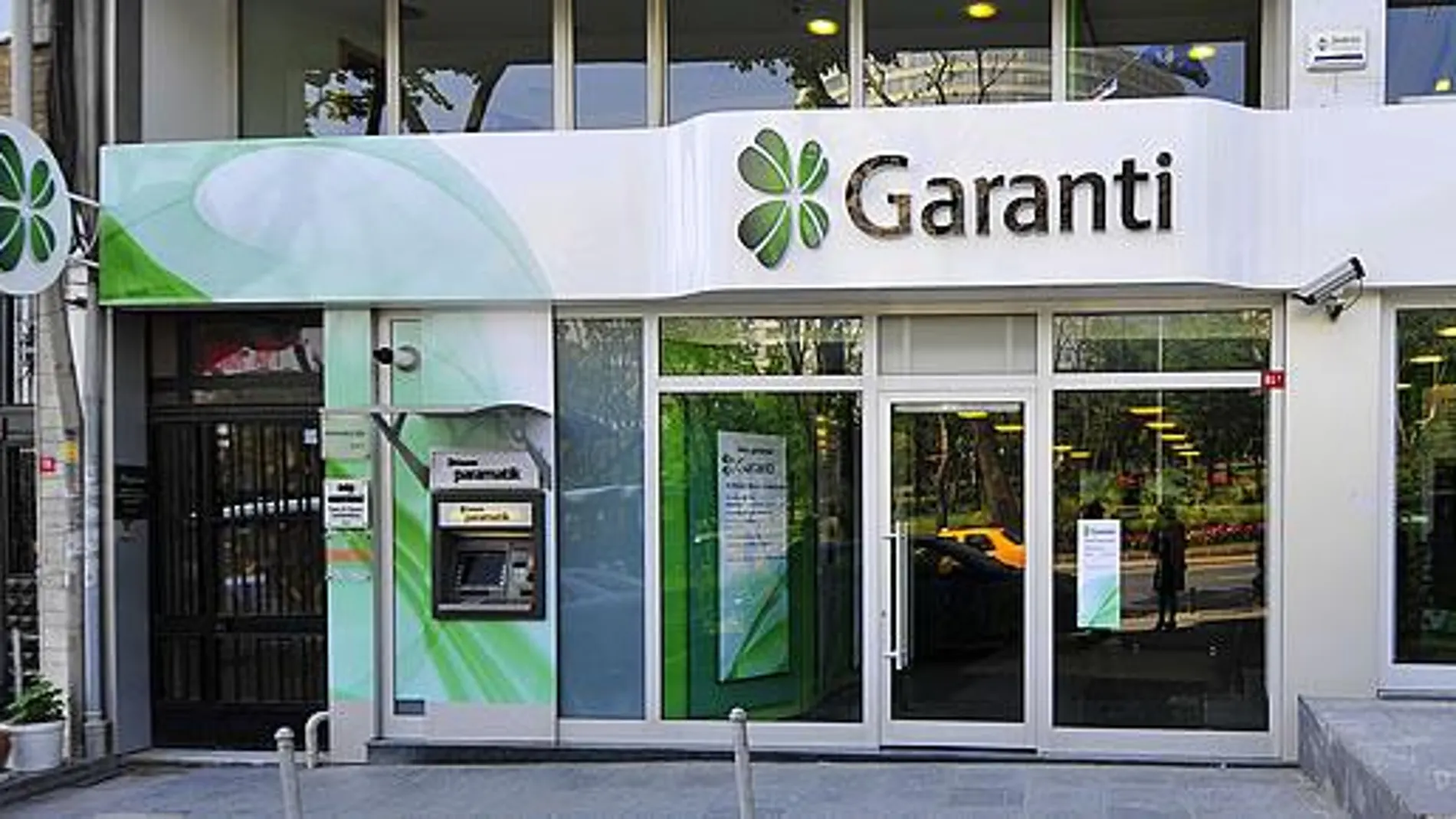 Imagen de una de las oficinas de Garanti.