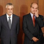 Los dos ex presidentes se muestran confiados en que sus responsabilidades se detendrán en la esfera de lo político