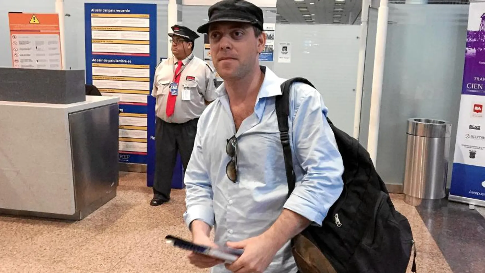 El periodista argentino Damian Pachter toma un avión con destino a Israel tras verse amenazado por revelar la muerte del fiscal Nisman