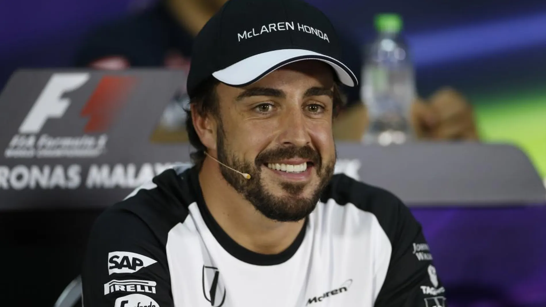«Luz verde para correr», anunció Alonso en su twitter tras pasar el reconocimiento médico
