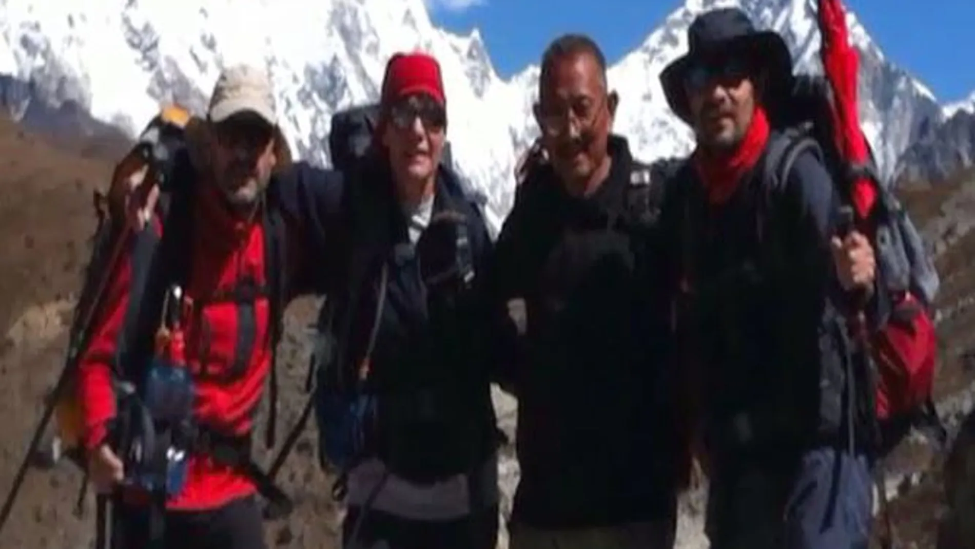 «A lo mejor la montaña no quiere que lleguemos a la tumba de nuestros hermanos»