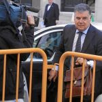 El ex consejero de Empleo de la Junta, José Antonio Viera, ayer, en el Supremo