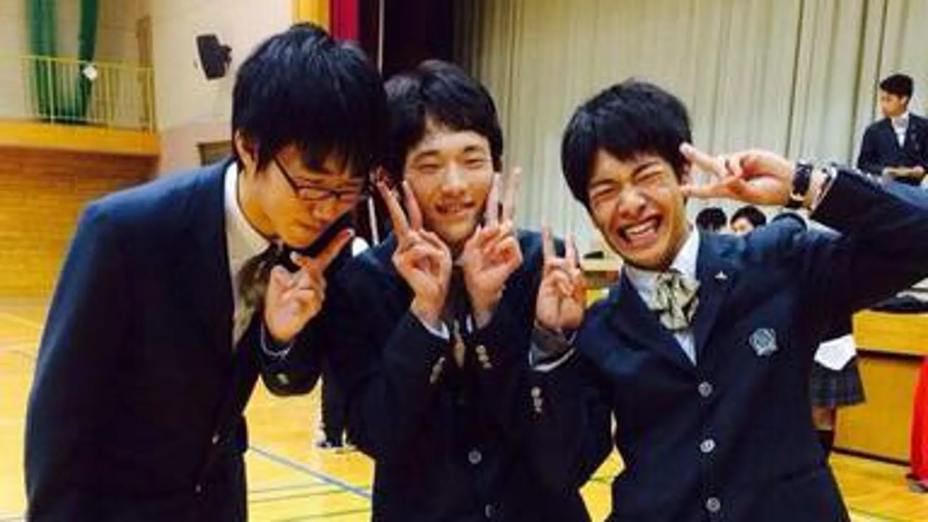 Una escuela de Japón celebra el día del Cambio de Sexo