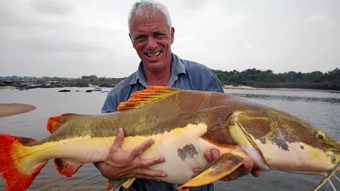 Suffolk Stour con uno de los ejemplares capturados
