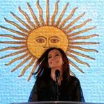 ¿FIN DE UNA ERA? Los analistas políticos y económicos se preguntan si Argentina y Kirchner sobrevivirán a la tormenta causada por la suspensión de pagos de mañana