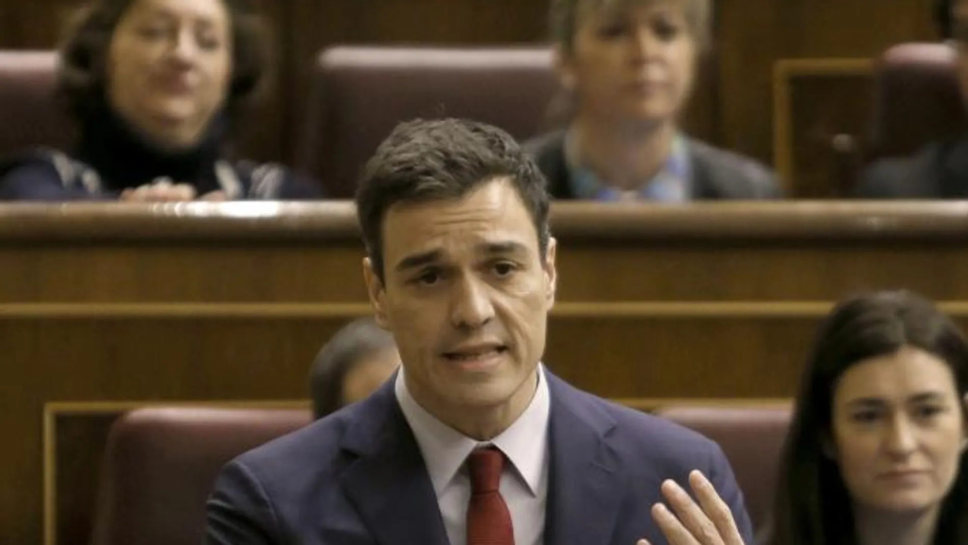 El líder del PSOE, Pedro Sánchez, durante su intervención hoy en la sesión de control al Ejecutivo del pleno del Congreso
