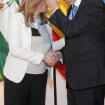 La líder del PSOE andaluz y candidata a la Presidencia de la Junta, Susana Díaz, junto al hombre de Albert Rivera en Andalucía, Juan Marín, en una imagen de las primeras conversaciones que ambas formaciones mantuvieron para la investidura de la socialista