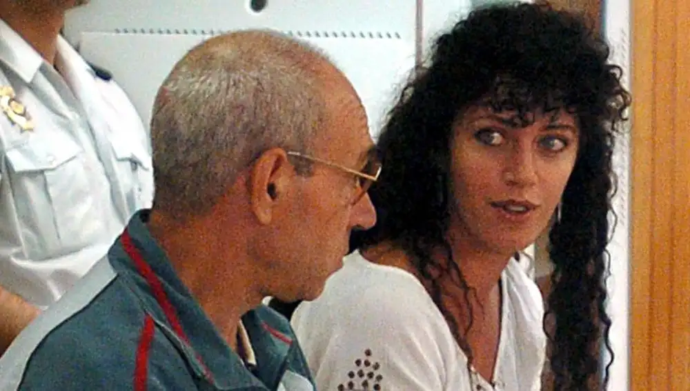 Foto del 19 de julio de 2004 de los etarras Idoia López Riaño, alias &quot;Tigresa&quot;, y Santiago Arrospide Sarasola, &quot;Santi Potros&quot;
