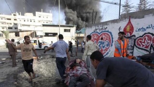 Alrededor de 17 disparos de la artillería impactaron en el mercado público del barrio Shayaía