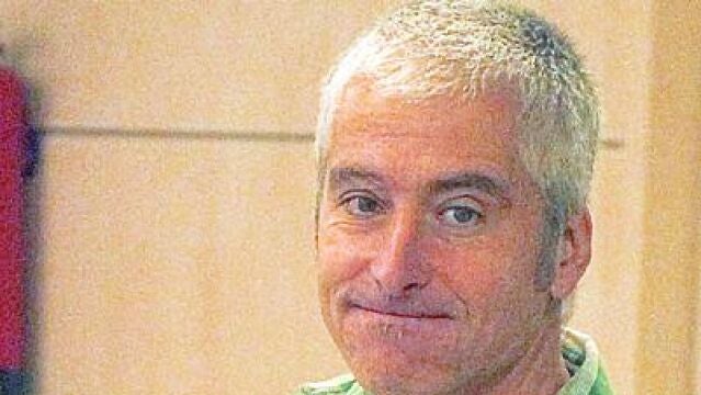 «Txapote» se niega a declarar en la Audiencia. El ex dirigente de ETA Javier García Gaztelu («Txapote») se negó a declarar en la Audiencia por ordenar el asesinato con coche bomba al ex diputado general de Álava Ramón Rabanera, atentado que resultó fallido y por el que se enfrenta a 29 años de cárcel. El fiscal relató cómo «Txapote» encargó en 2000 «estudiar las costumbres» de Rabanera.