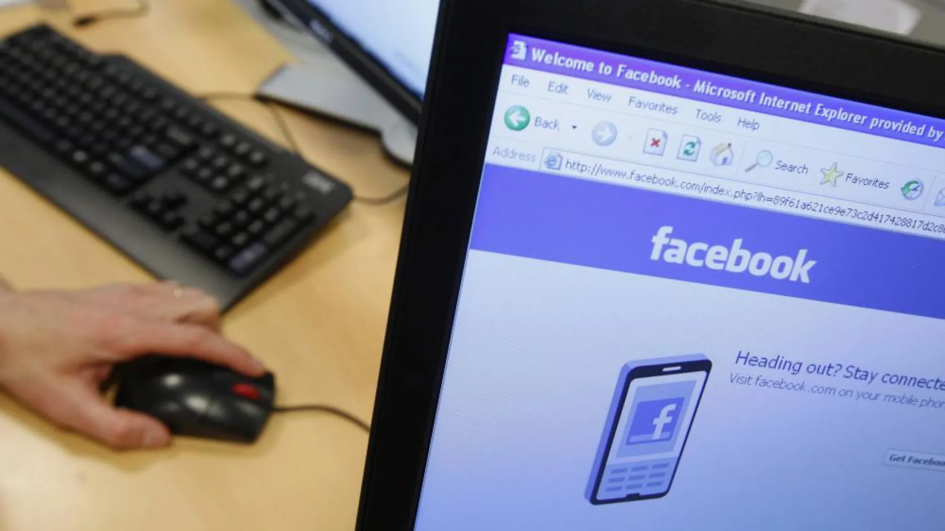Facebook quiere limitar la distribución de noticias falsas