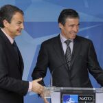 Zapatero y el secretario general de la OTAN, Anders Fogh Rasmussen