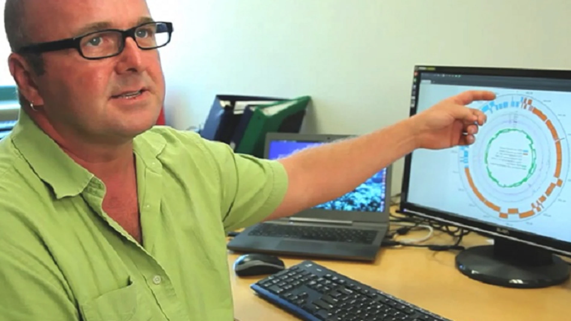 Edward Roberts Informatica Hallan en la mitad de los intestinos un virus desconocido