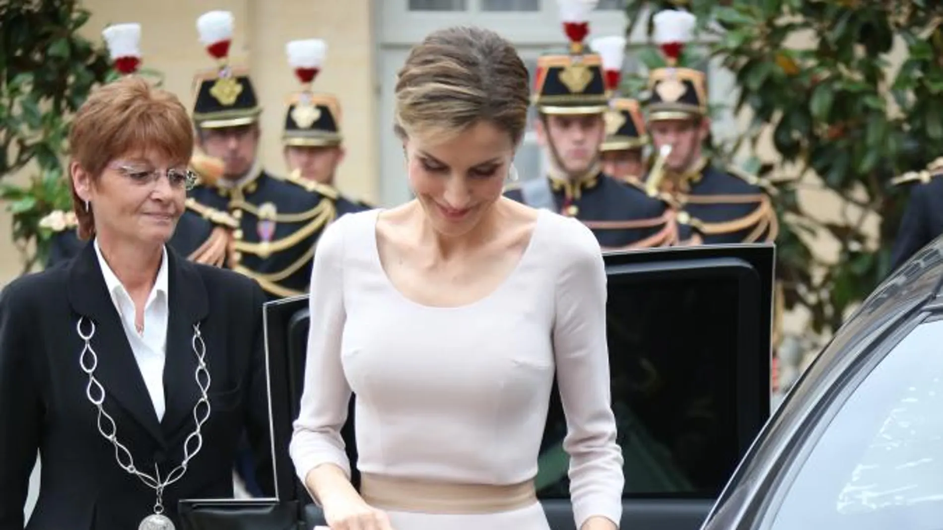 La Reina, durante su visita en París.