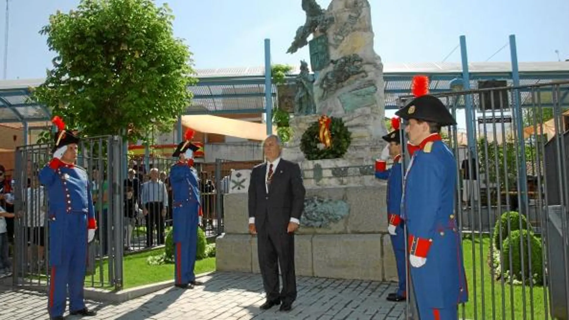 El alcalde de Móstoles, Esteban Parro, durante el acto de ayer