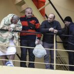 Uno de los miembros del pasaje tras ser rescatado