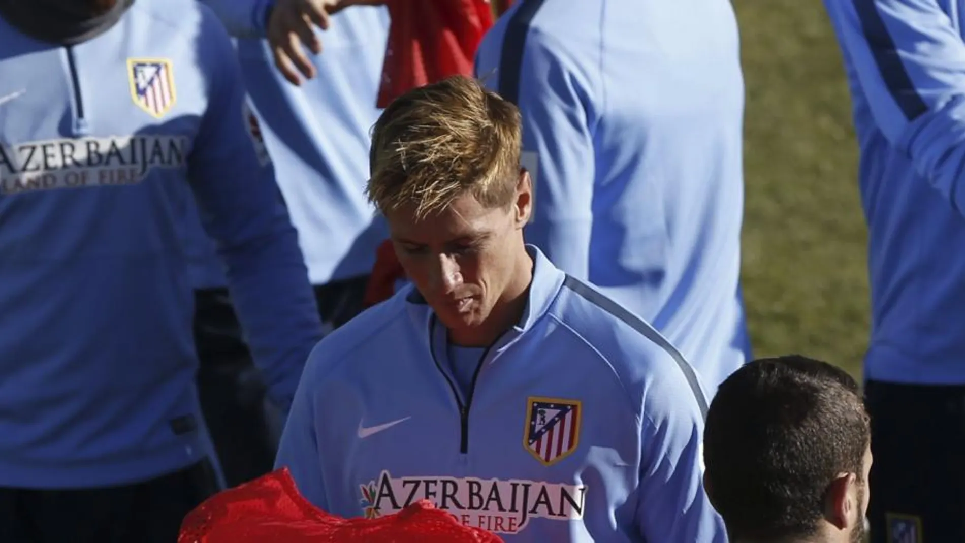 El jugador del Atlético de Madrid, Fernando Torres, durante el entrenamiento en el Cerro del Espino