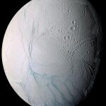 Cassini localiza 101 géiseres en ebullición en una luna de Saturno