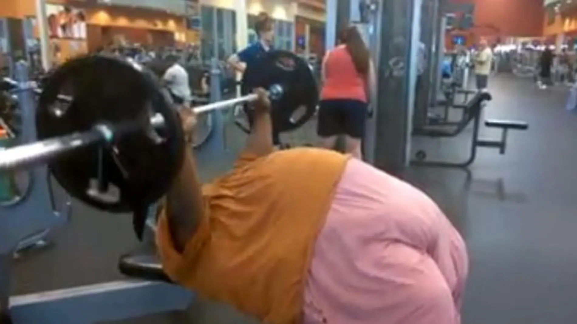 El vídeo de un hombre de 362 kilos levantando pesas revoluciona Facebook