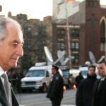 Madoff a prisión tras declararse culpable de los once delitos de estafa y lavado de fondos