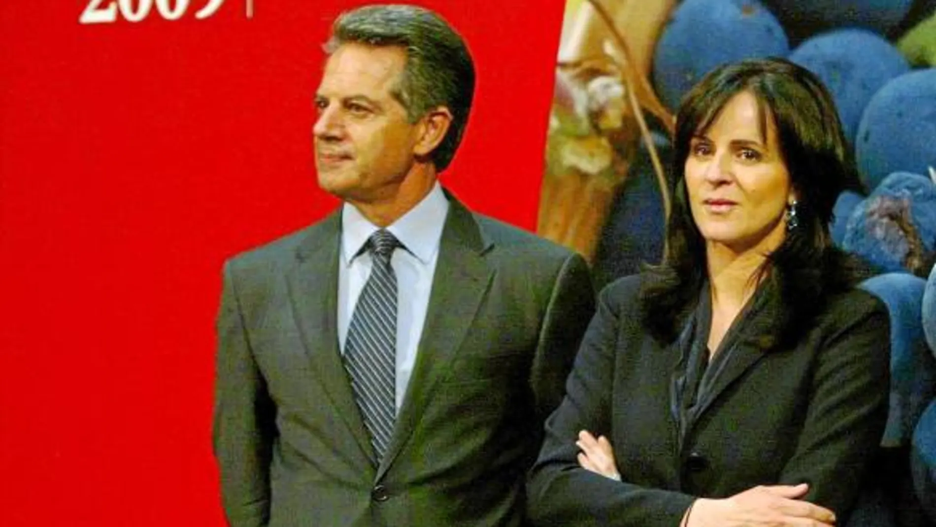 La consejera Silvia Clemente, en la reciente calificación de la añada 2009 de Ribera del Duero, con José Trillo