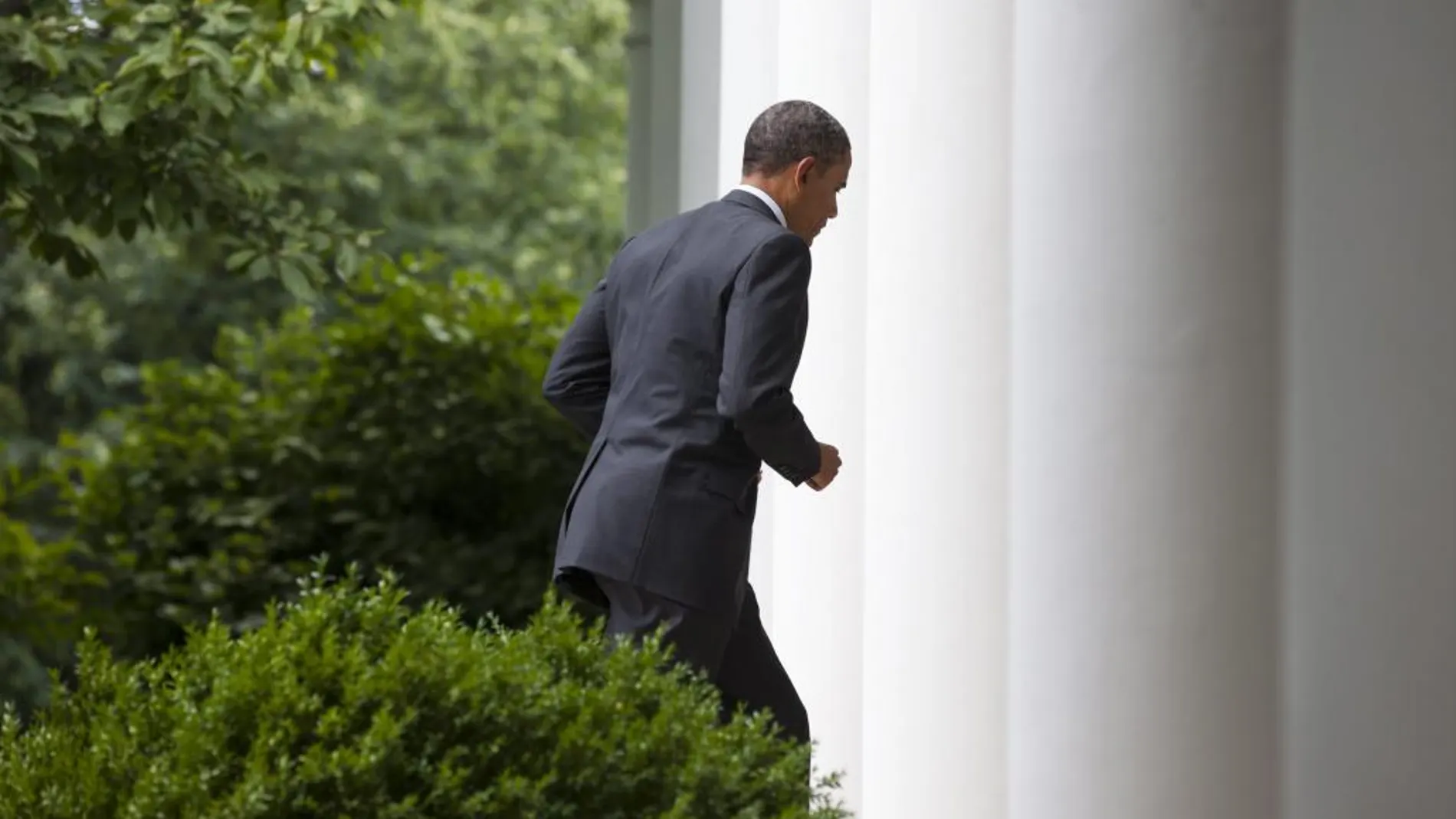 El presidente estadounidense, Barack Obama, entra en la Casa Blanca