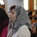 REZAD EN EL CALIFATO: Cristianas acuden a misa el pasado día 2 en Erbil (Irak)