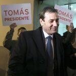 El exsecretario general del PSM, Tomás Gómez, a su salida ayer del Cadena Ser