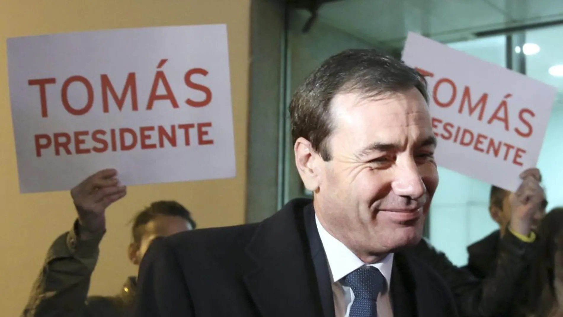 El exsecretario general del PSM, Tomás Gómez, a su salida ayer del Cadena Ser