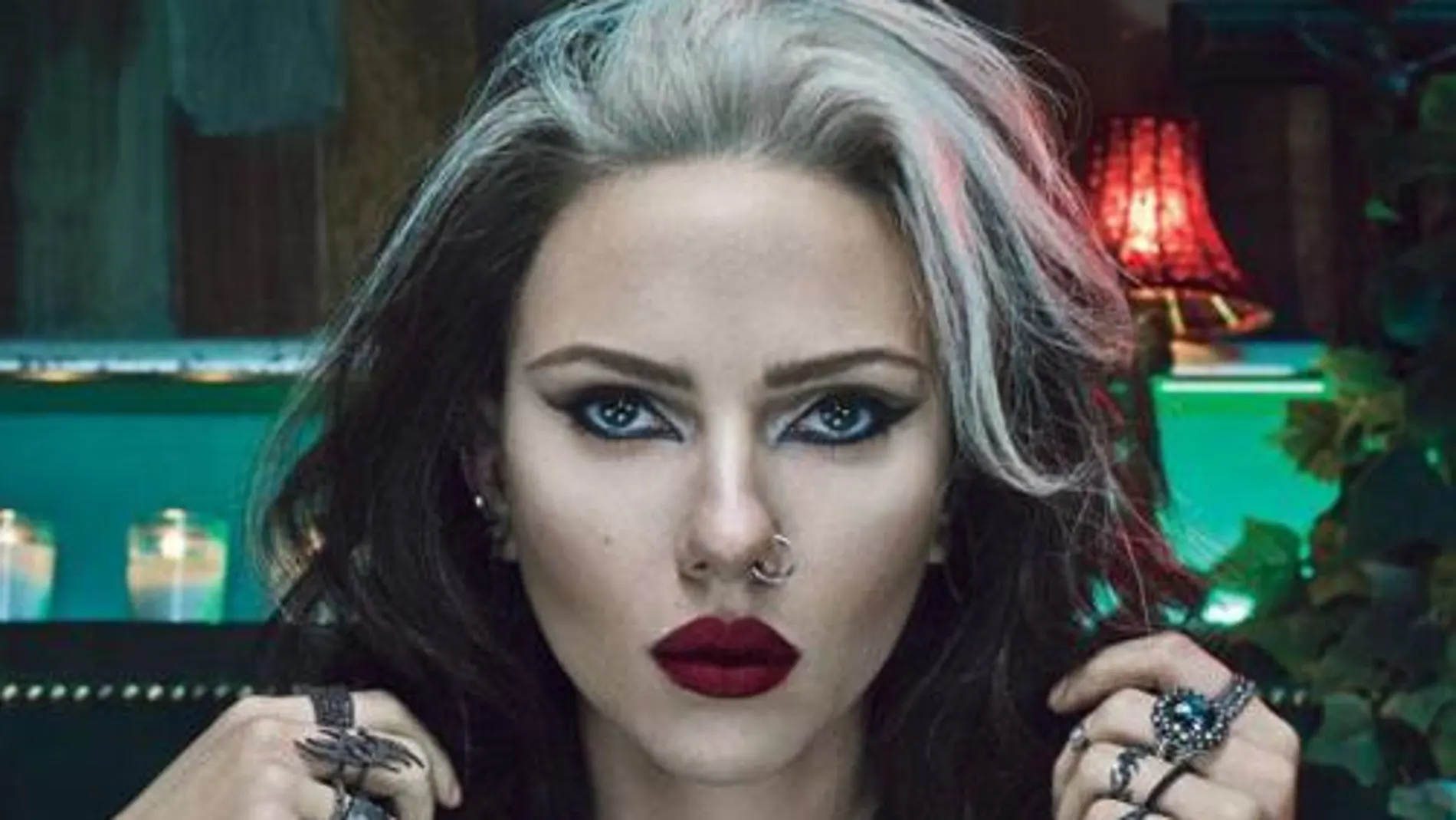 Scarlett Johansson posa para W Magazine