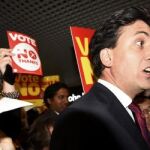 Miliband, empujado e insultado en Edimburgo por los partidarios del «sí»