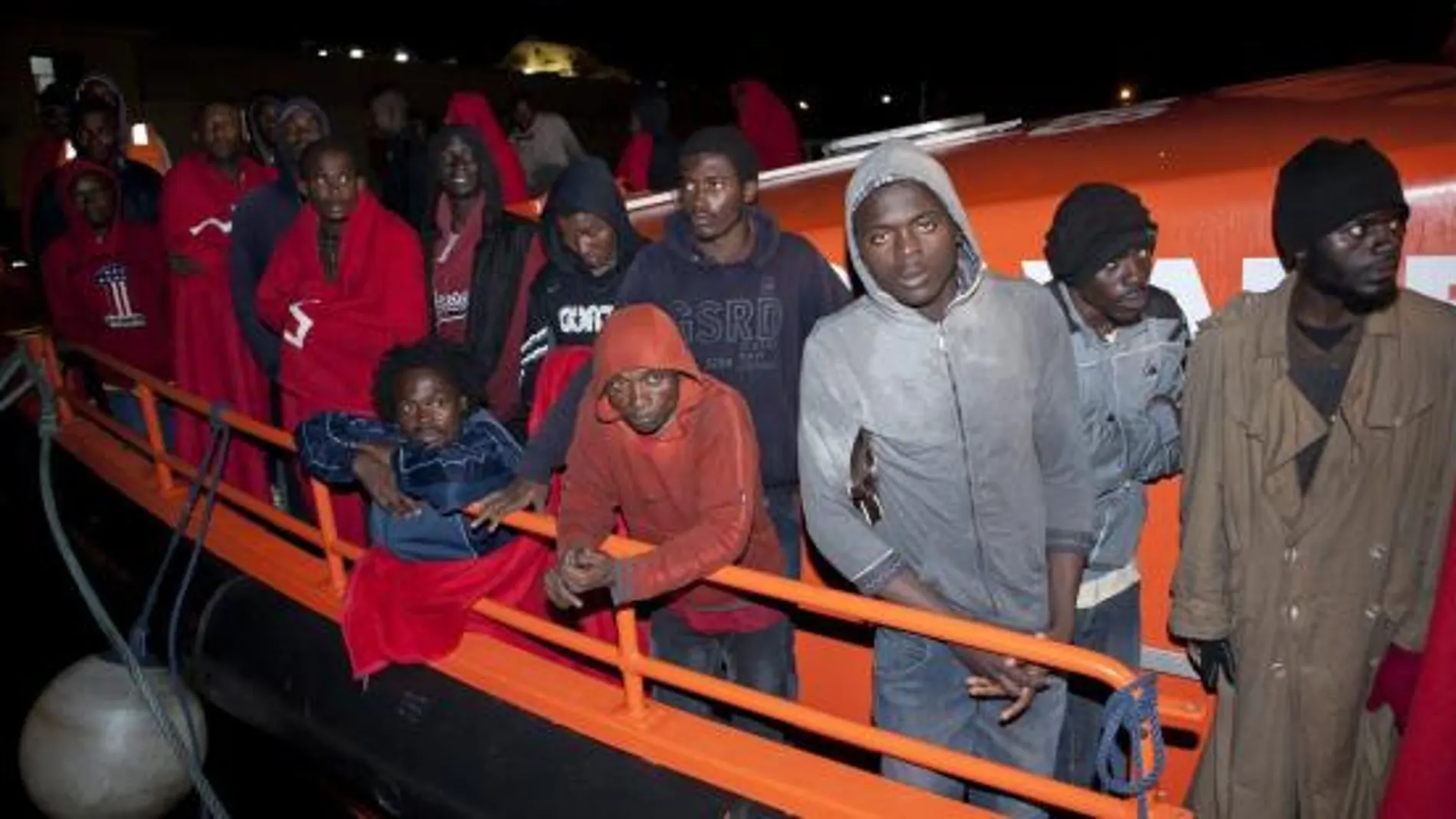 Imagen de archivo de la llegada de varios subsaharianos al puerto de Motril