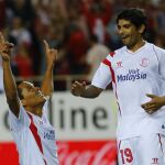 El colombiano Carlos Bacca celebra el gol