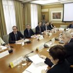 El ministro de Sanidad, Servicios Sociales e Igualdad, Alfonso Alonso durante la reunión que mantuvo con los responsables de las Comunidades Autónomas