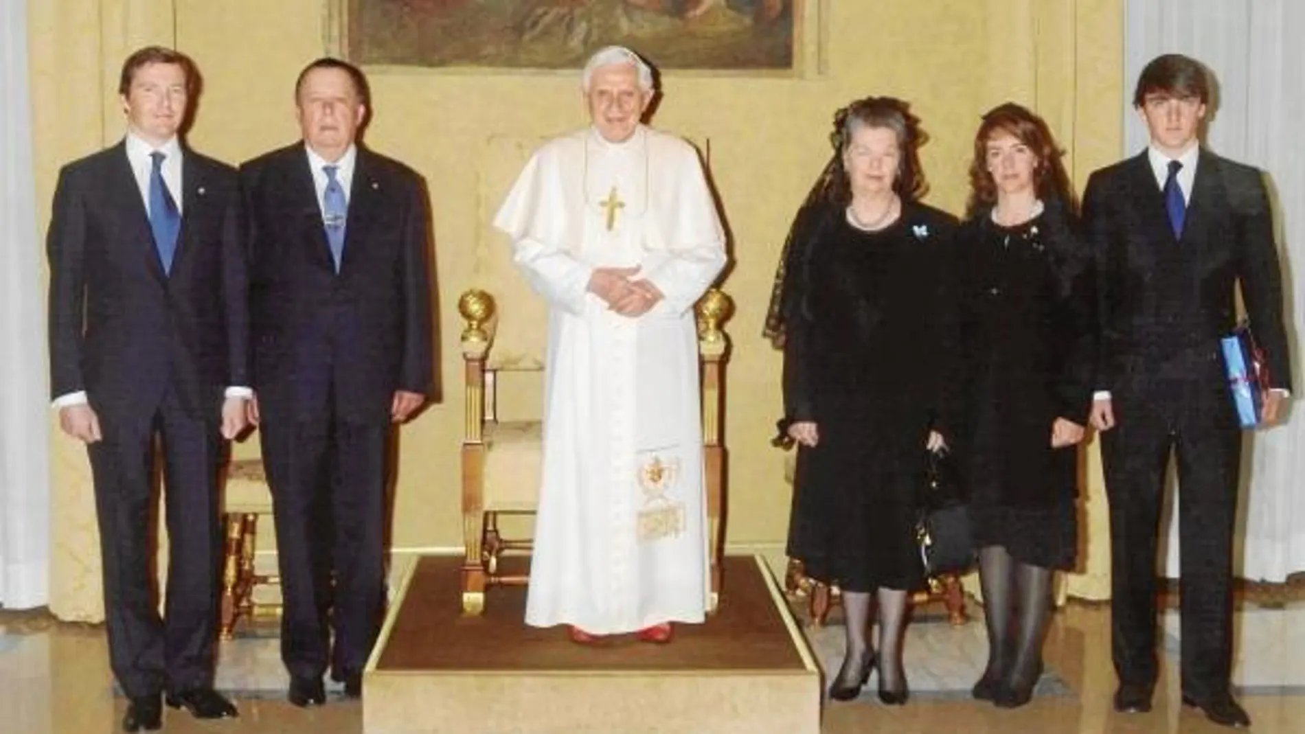 Benedicto XVI recibe al Infante don Carlos en audiencia privada