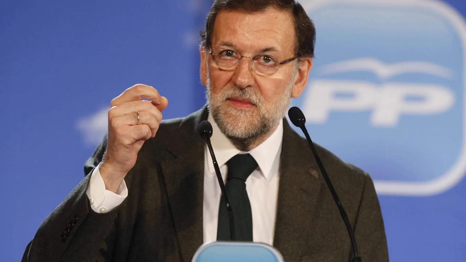 El presidente del Gobierno, Mariano Rajoy, durante su intervención hoy en la clausura de la reunión intermunicipal del PP, en Almería