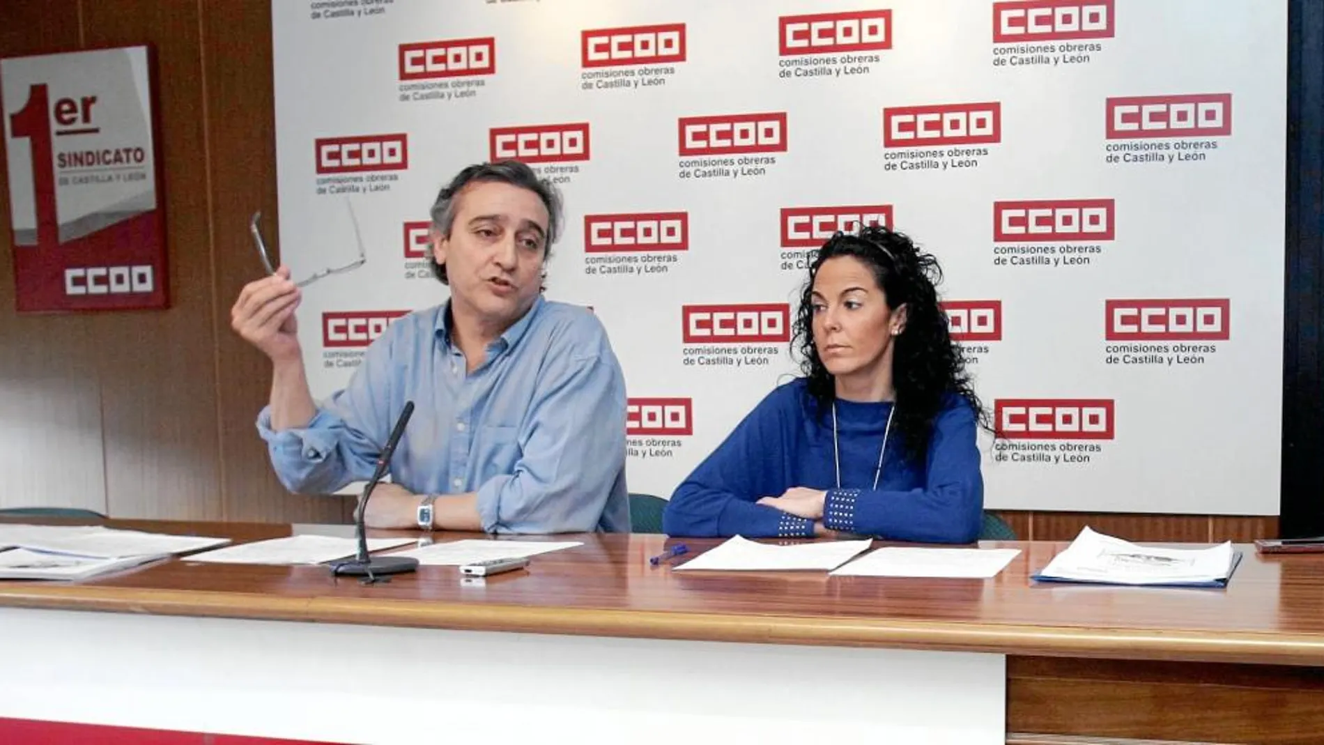 El secretario de Empleo y Formación de CC OO, Saturnino Fernández, y Beatriz Sanz.