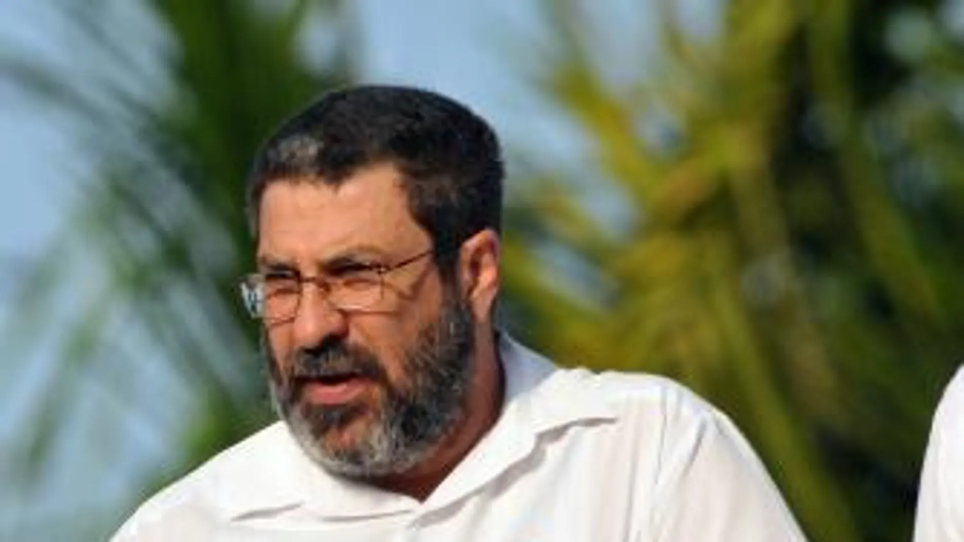 Sierra Cruz junto al ministro del Azúcar, Luis Manuel Ávila González, fueron destituidos por el presidente de Cuba