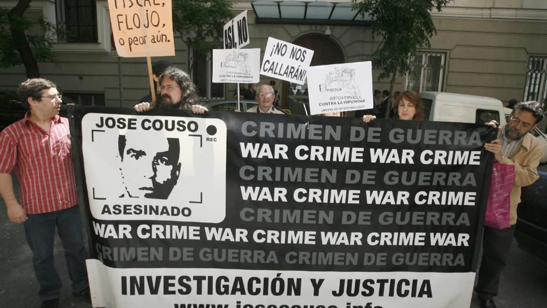 Imagen de una concentración convocada por la Asociación de Hermanos, Amigos y Compañeros de José Couso.