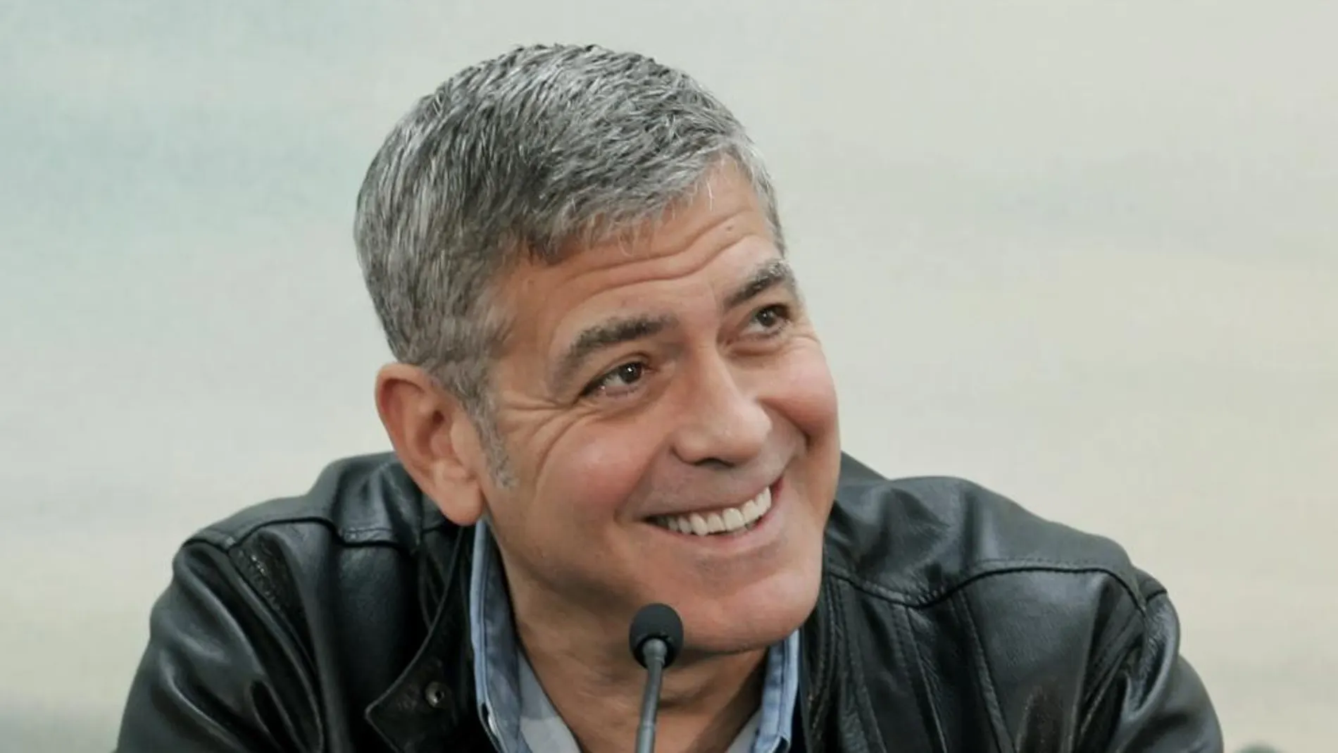 El actor George Clooney, durante la rueda de prensa que ha ofrecido hoy antes de la presentación de su última película, "Tomorrowland", que tiene lugar hoy en la Ciudad de las Artes y las Ciencias de Valencia, donde se rodó parte de la misma.