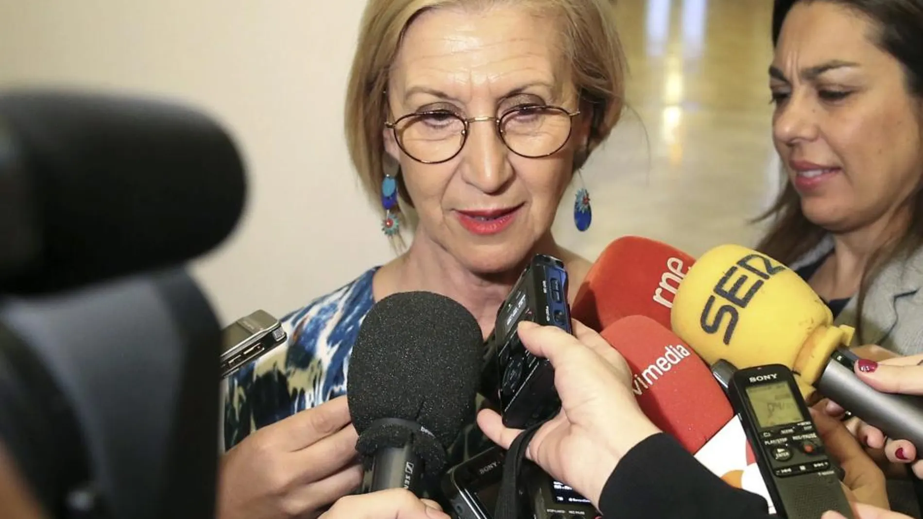 La líder de UPyD, Rosa Díez, a su llegada a la reunión de la Junta de Portavoces, hoy en el Congreso de los Diputados