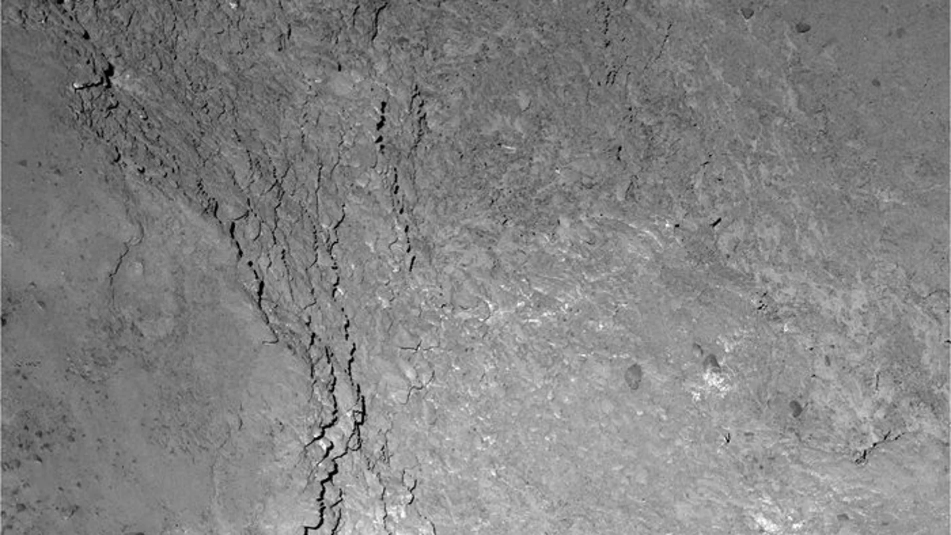 La nave Rosetta envía una foto de su propia sombra sobre el cometa 67P